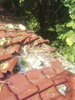 目黒区で屋根瓦の補修工事を行いました