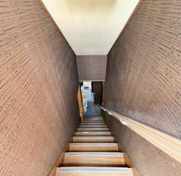 品川区小山台の一戸建てで階段の手すりの設置工事に伺いました