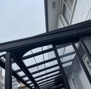 品川区西五反田でサンルームの屋根張替工事にうかがいました
