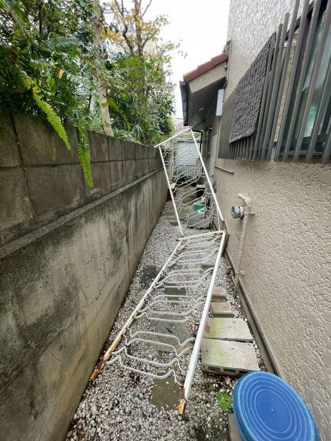 目黒区目黒本町で経年劣化した鉄フェンス既存写真
