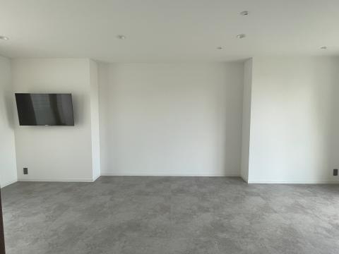 大田区洗足リフォーム後の壁のテレビ写真