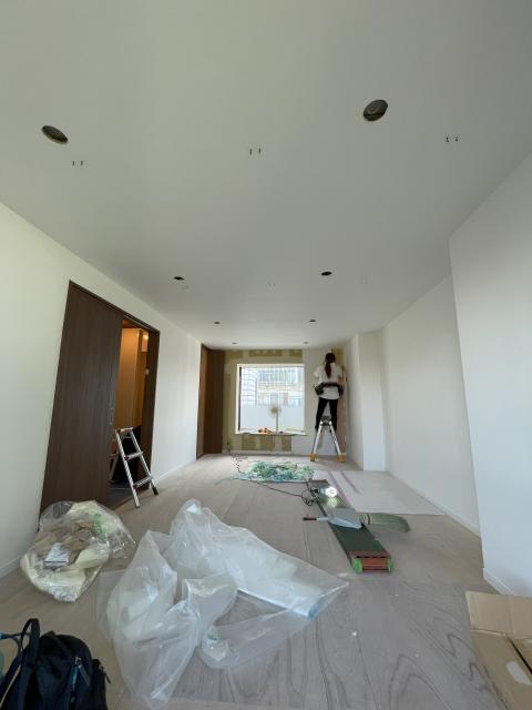 大田区洗足天井　壁クロス貼り写真