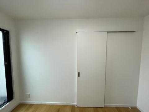 西小山クロスを貼った写真