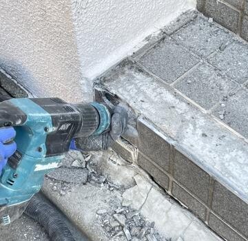 武蔵小山のマンション共有部で入り口のタイル割れを交換しました