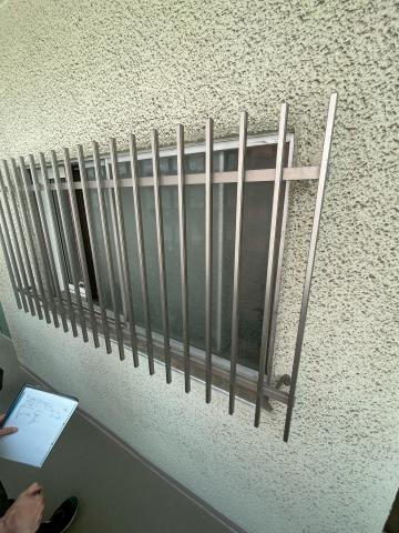 品川区小山台まんしょんで廊下側に網戸設置調査の写真