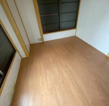 品川区旗の台にあるアパートオーナー様からのご依頼で畳をフロアタイルへ変更しました