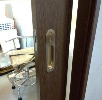 武蔵小山でトイレの鍵がなくて不便なので鍵の設置工事をしてほしいとご依頼いただきました