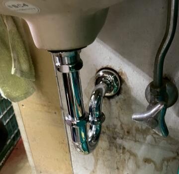目黒区目黒本町で店舗手洗いの排水管交換工事をしました