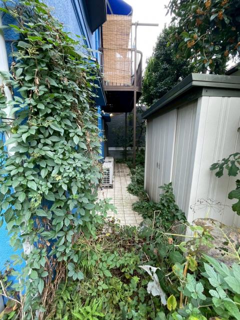 西小山の庭の違う場所の既存写真