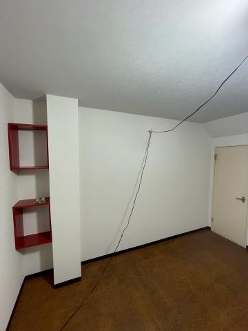 武蔵小山飲食店2日目クロス張替え工事写真