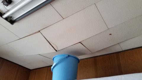 品川区小山台天井の雨漏りで下地が腐食写真