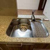 品川区小山台で賃貸マンション退去後のキッチンクリーニングをした写真