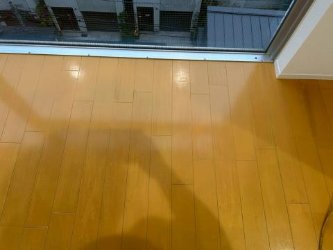 目黒区目黒本町のマンションでフローリング劣化傷修復完了した写真