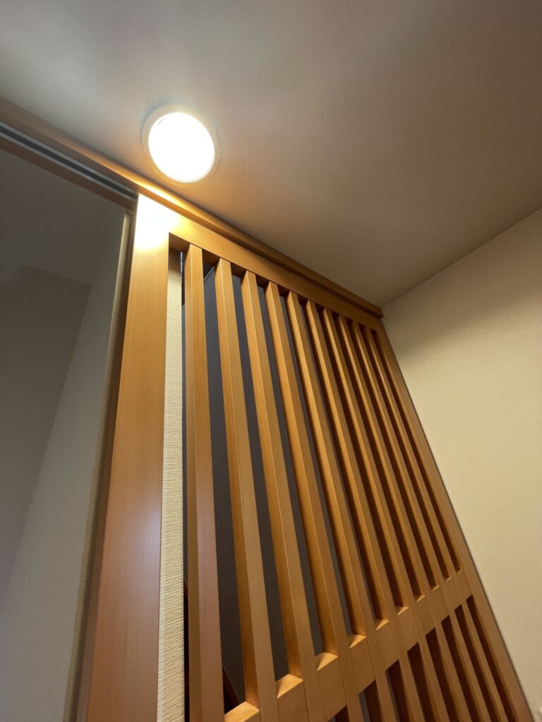 目黒区大岡山で猫脱走防止扉枠組の写真