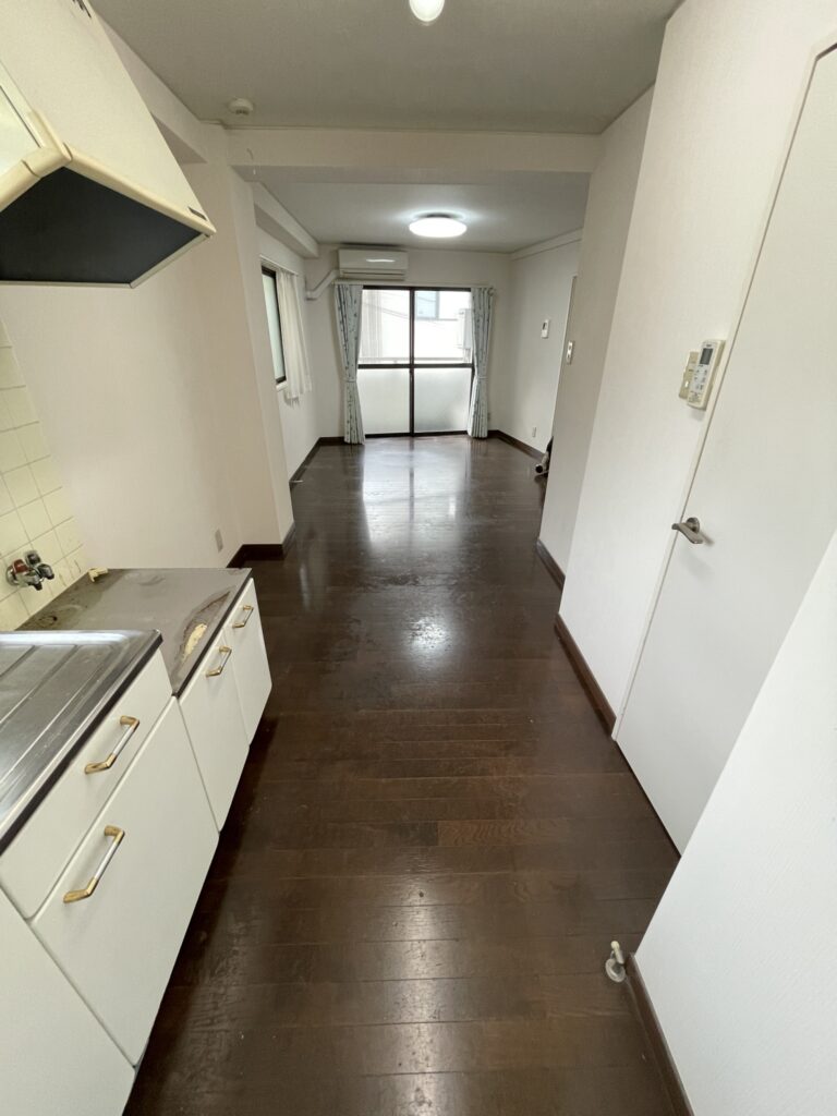 武蔵小山賃貸マンションキッチン側から撮った全体写真