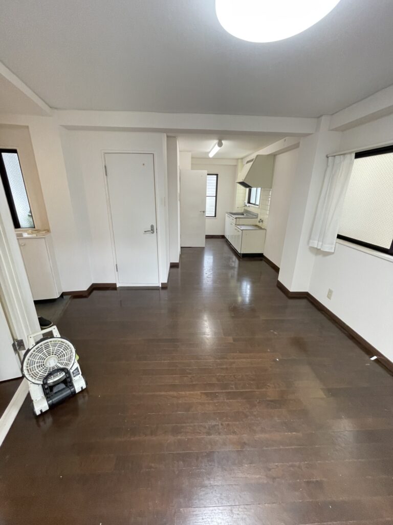 武蔵小山賃貸マンションリフォーム前の掃除した写真