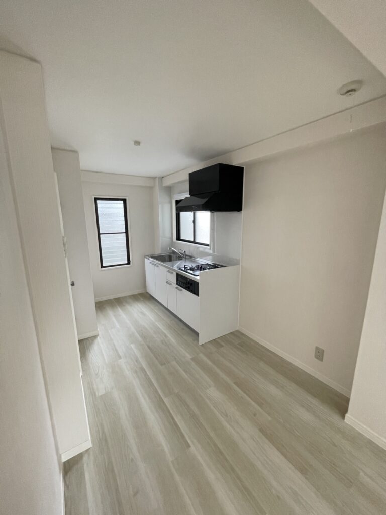 武蔵小山の賃貸マンションでフロアタイルの床重ね張り完成写真