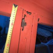 品川区小山台のアパートで鉄骨階段のさびどめ塗装劣化部分の写真