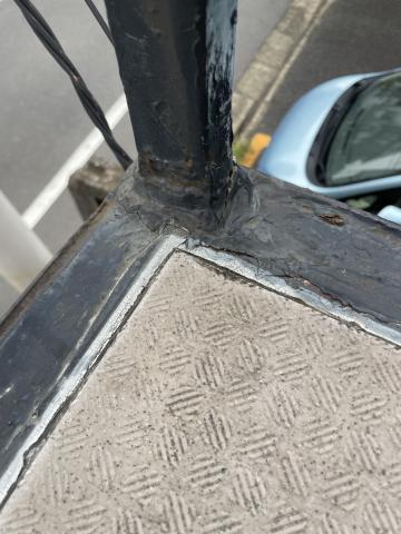 品川区小山台のアパートで外階段手すりの劣化既存写真