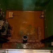 西小山のマンションエレベーター内排水終了した写真