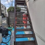 品川区小山台のアパートの鉄骨階段塗装仕上げの写真