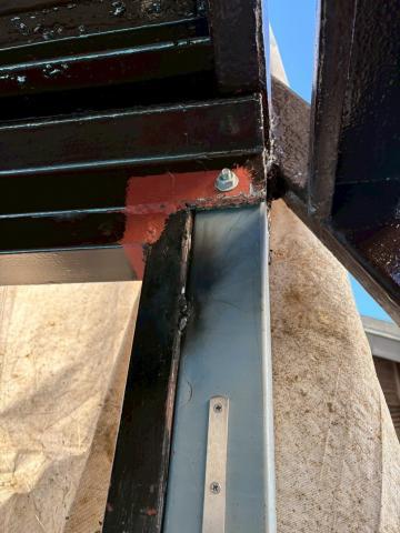 品川区小山台のアパートの鉄骨階段で柱入れ替えした写真