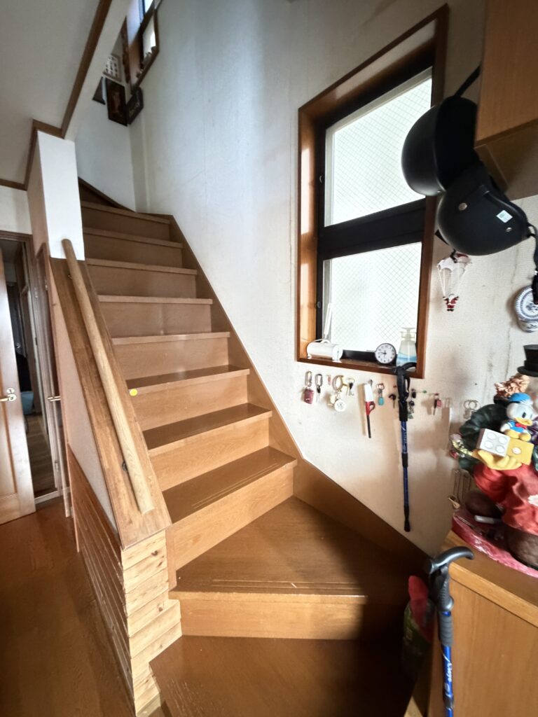 目黒区下目黒の階段手すり設置工事の相談既存写真