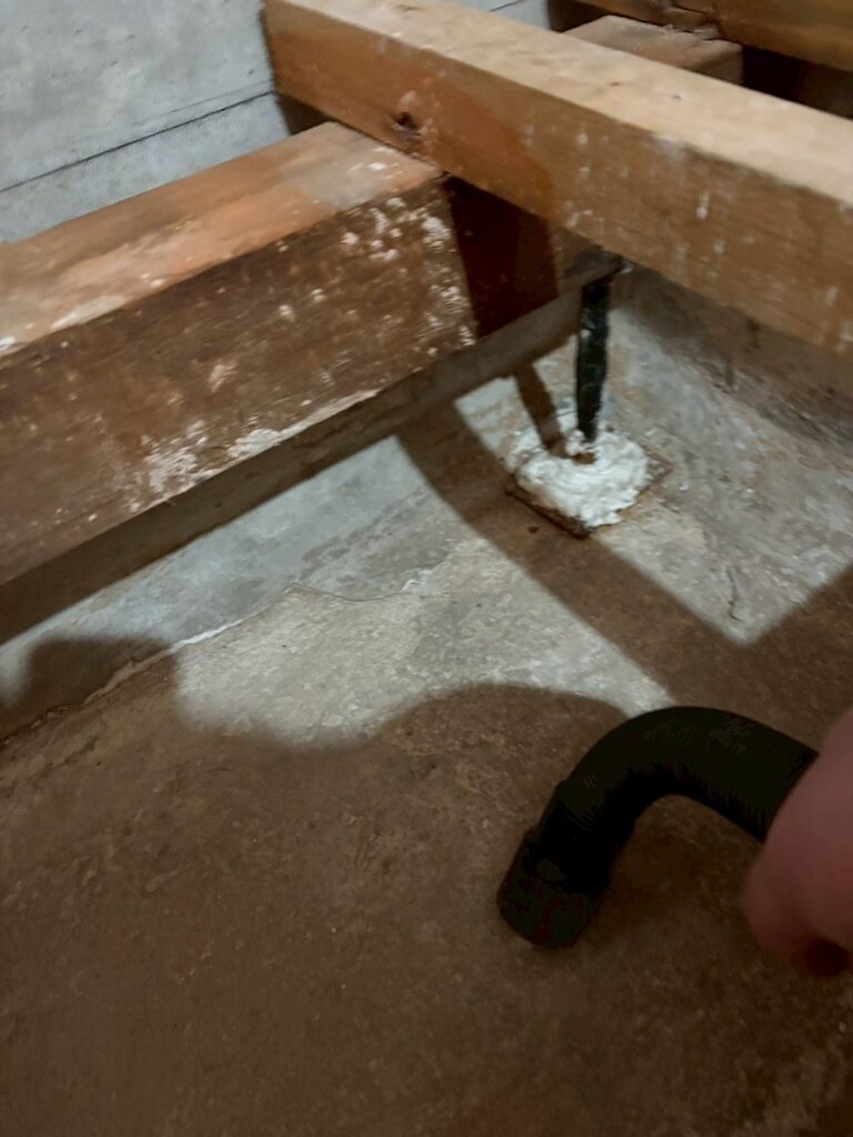 品川区で床上浸水した戸建て床消毒散布の写真