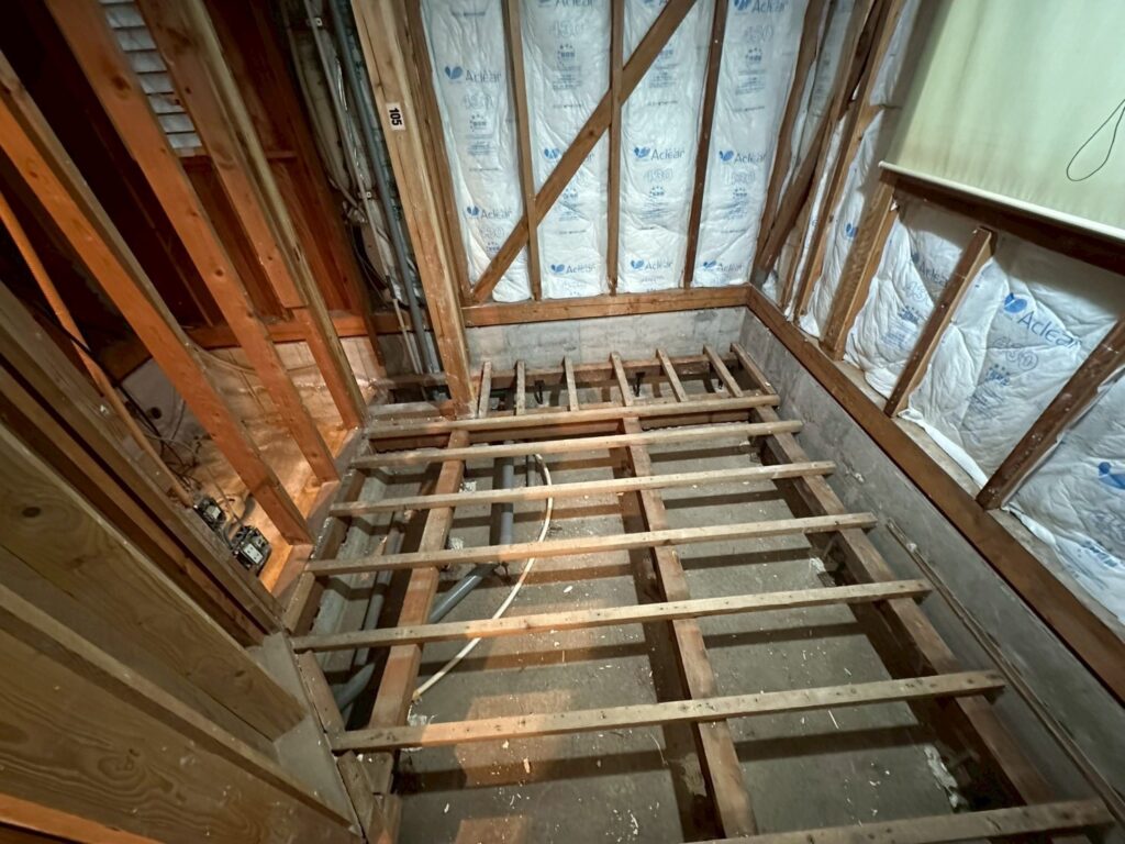 品川区大前被害のお客様スタイロフォーム当時のを再利用した臭い