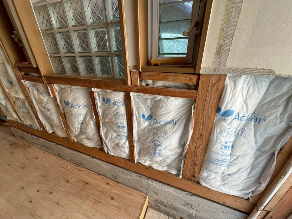 品川区床上浸水自宅廊下壁スタイロフォーム写真