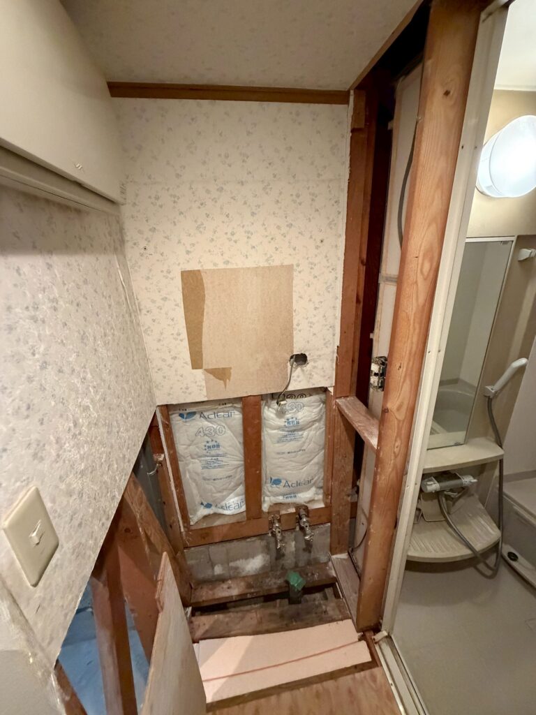 品川区で去年9月に大雨豪雨で床上浸水したお客様宅脱衣所の写真