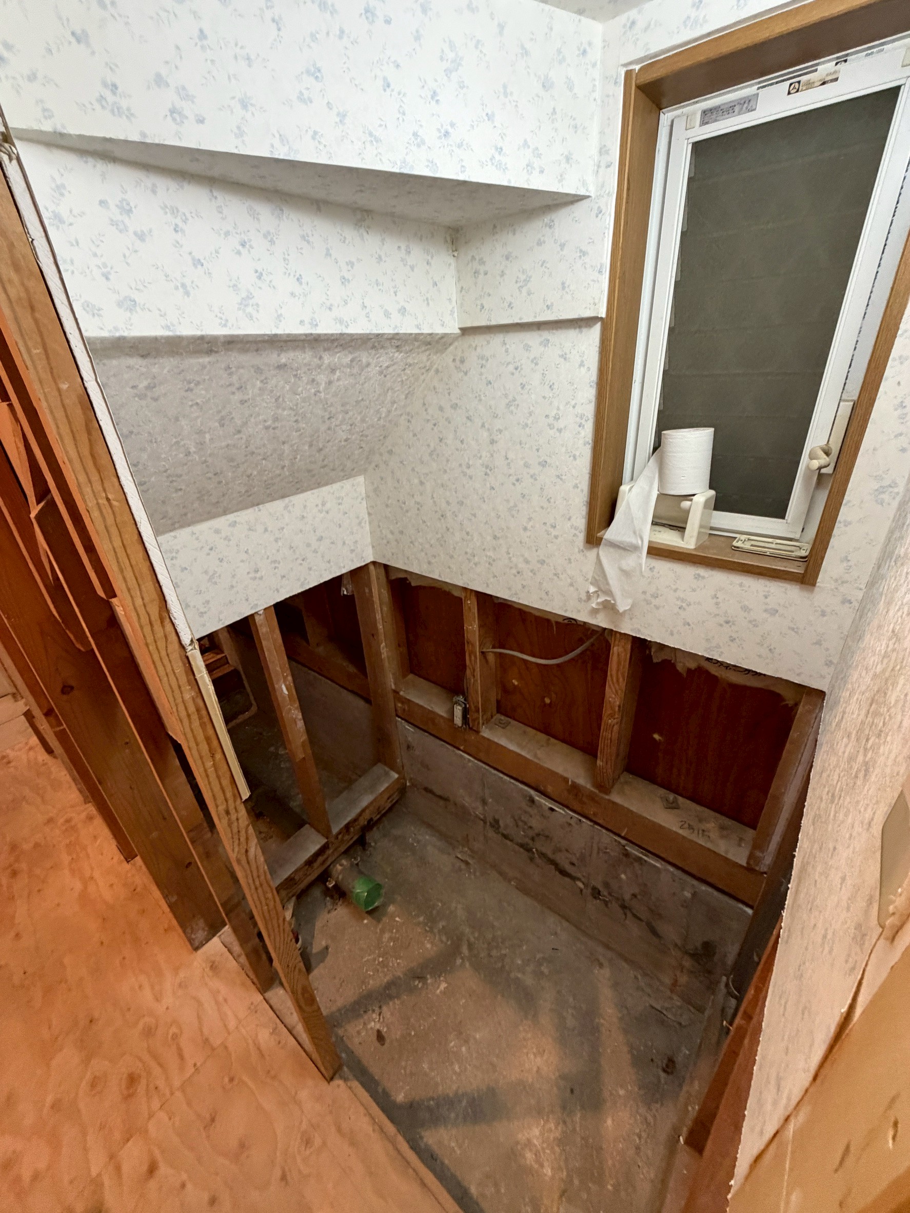 品川区で去年9月の大雨豪雨で床上浸水したお客様宅のご自宅既存写真