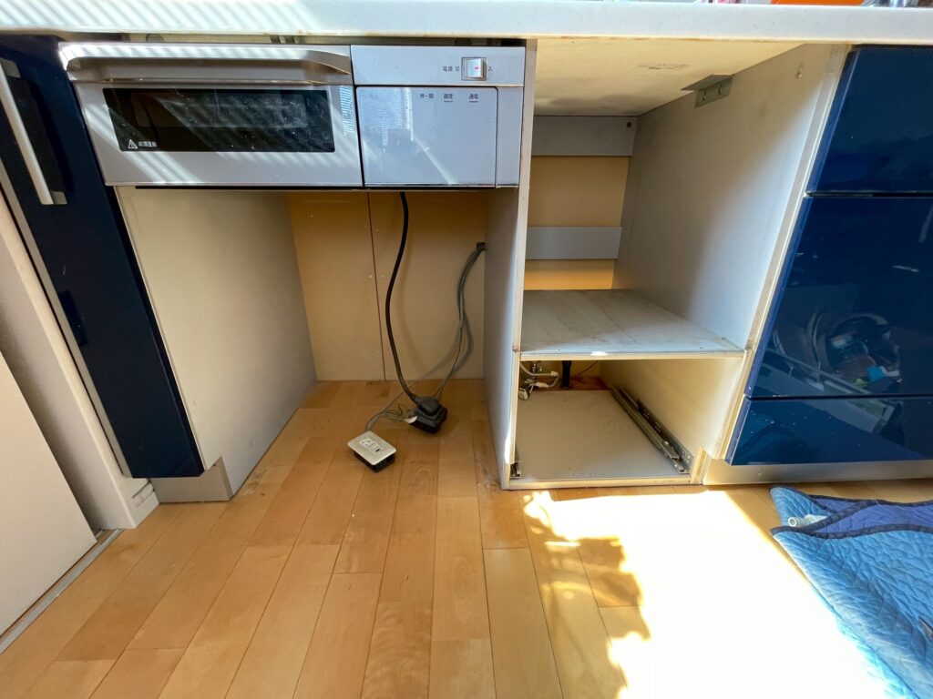 品川区荏原で正面から見たオーブンと食洗機撤去の写真