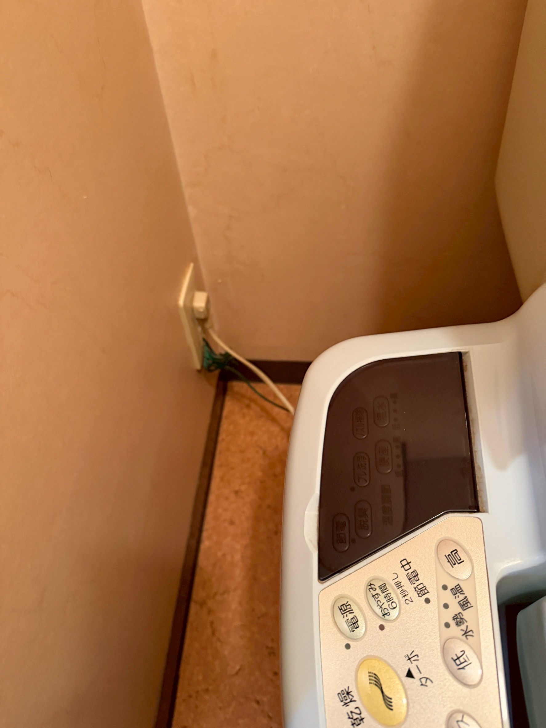 品川区小山のマンションウォオシュレット既存写真