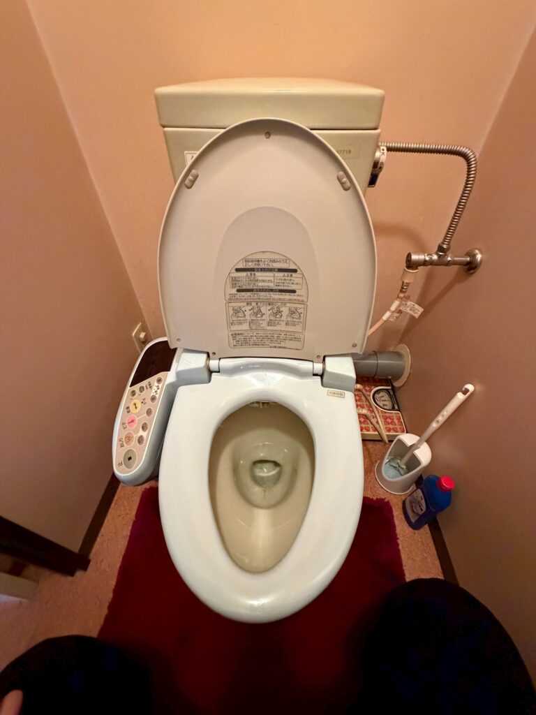 品川区小山ウオシュレットの水栓水漏既存の写真