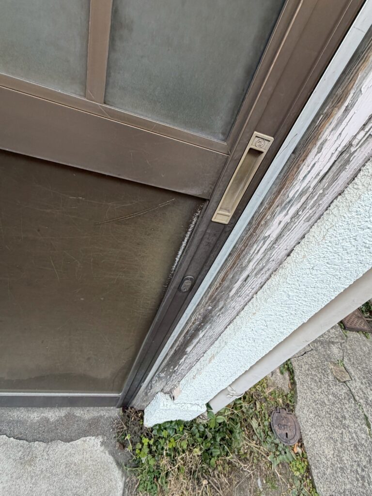 品川区小山台で入口の鍵を外側からもかけられるようにする調査写真