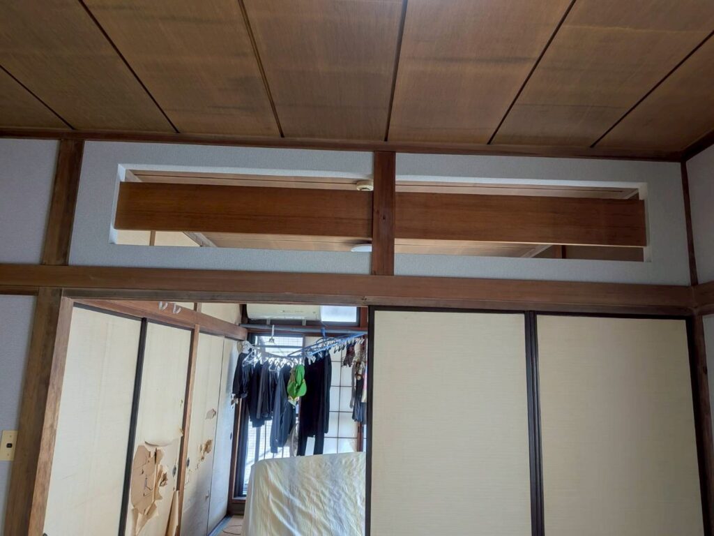 品川区小山で砂壁にクロスを貼った完成写真