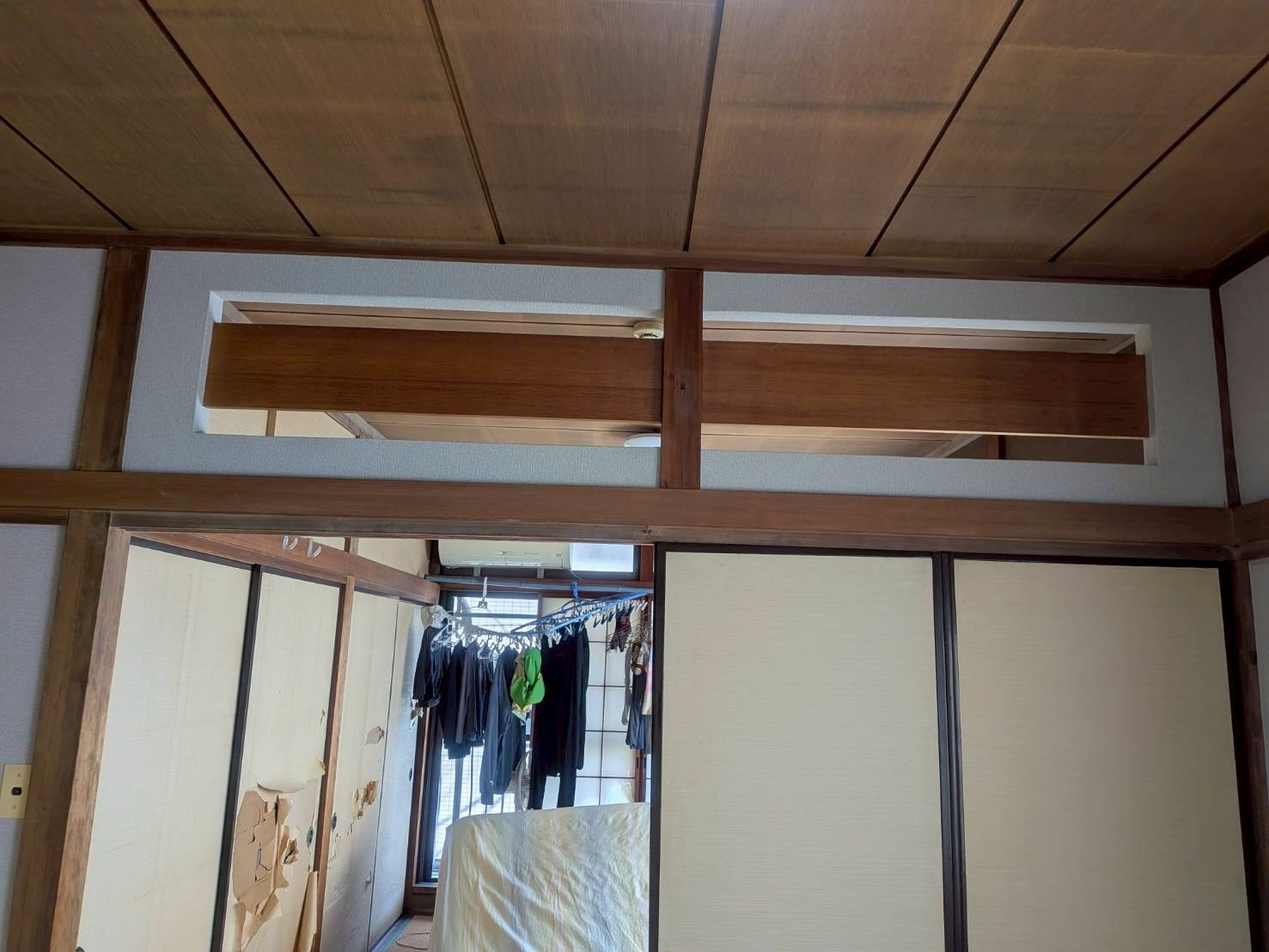 品川区小山で砂壁からクロスへ張り替えた写真