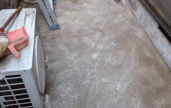 品川区平塚で外装工事に伴い古くなったサンルームを解体処分へ