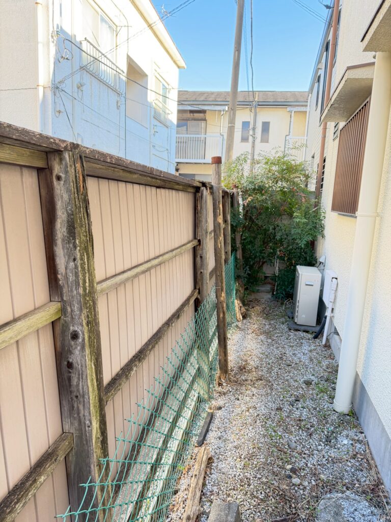 目黒区下目黒既存の木製フェンスの写真