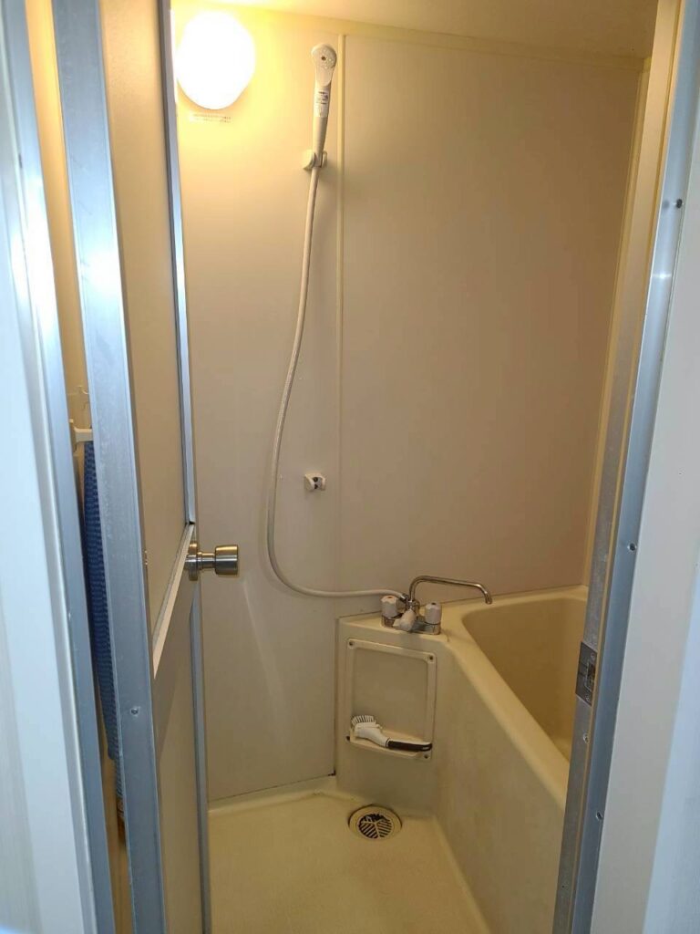 品川区小山で賃貸マンション浴室のホース水栓の交換が終わった写真