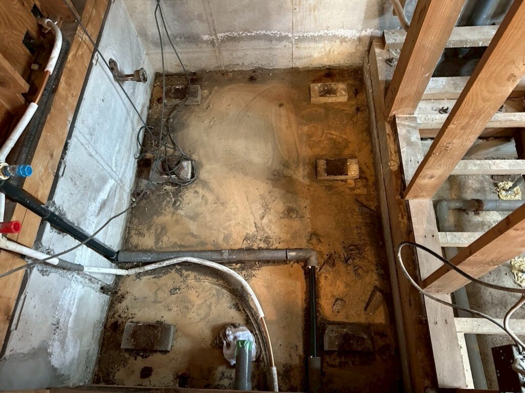 品川区で床上浸水して解体した浴室リフォーム写真