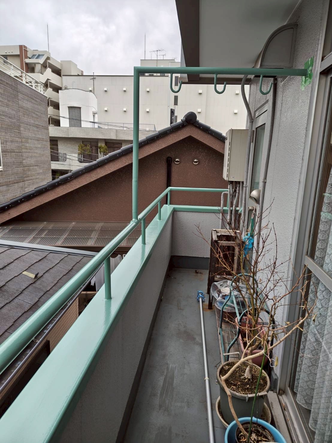 品川区西五反田の店舗兼住宅の鉄部手すり塗装完成写真