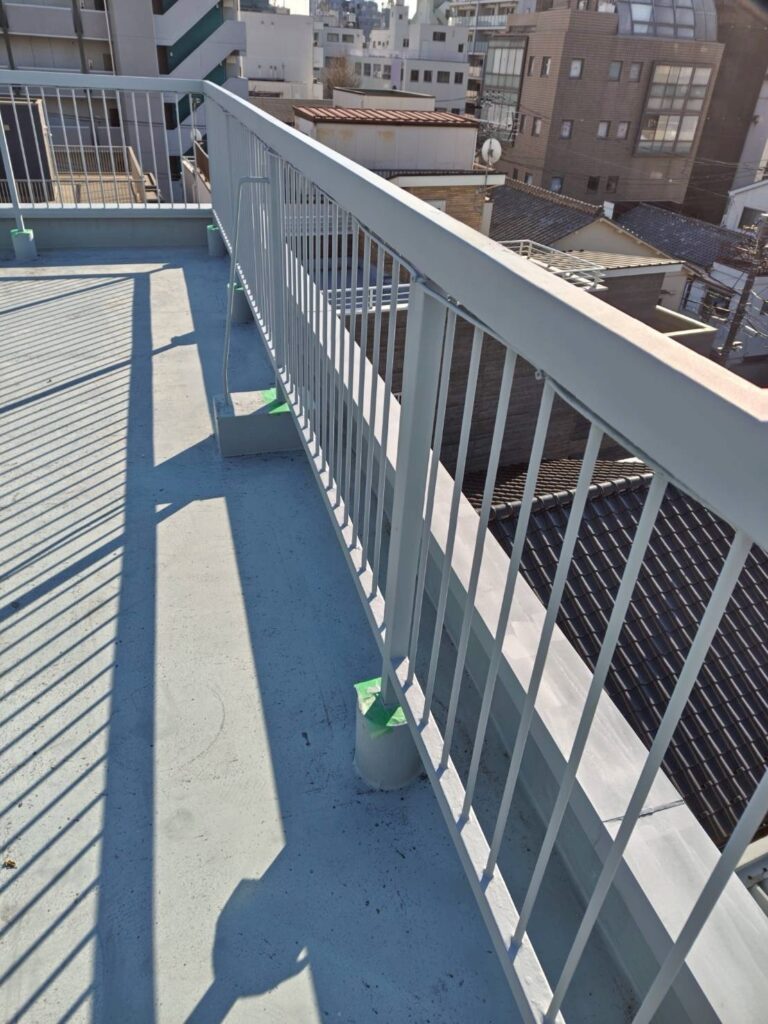 品川区西五反田で鉄部手すりのサビ止め塗装をした写真