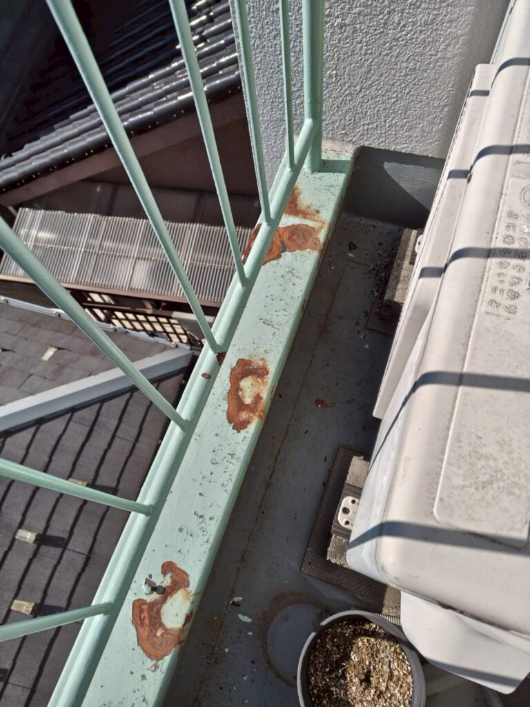 品川区西五反田の鉄部手すり劣化写真