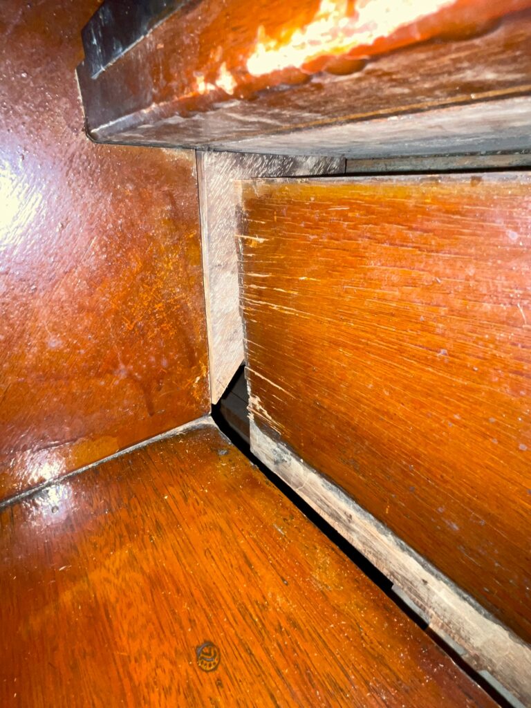 武蔵小山の料理屋さん階段蹴込み既存写真