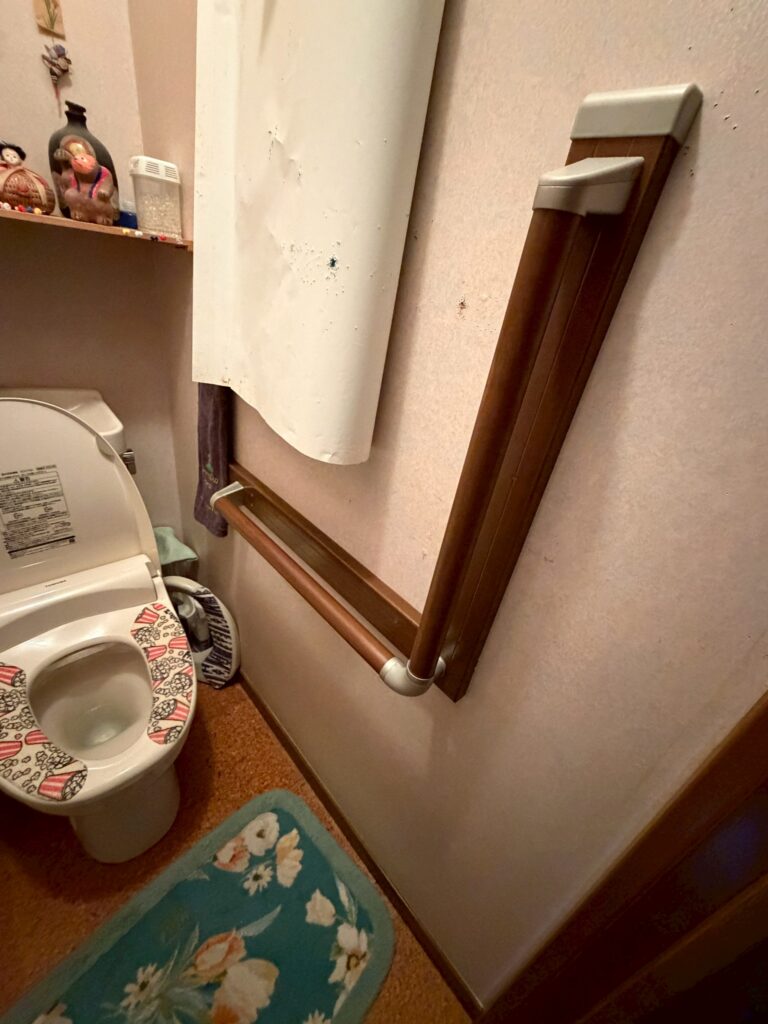 目黒区下目黒のトイレ手すり設置完了写真