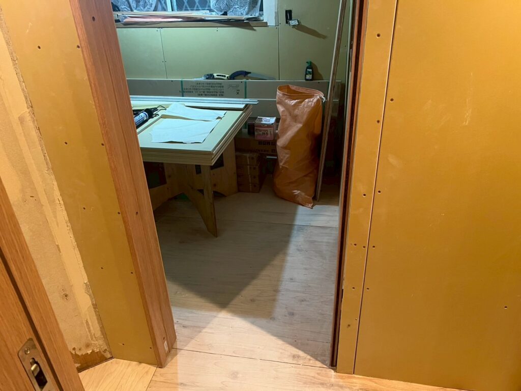 品川区で大雨被害既存廊下の写真