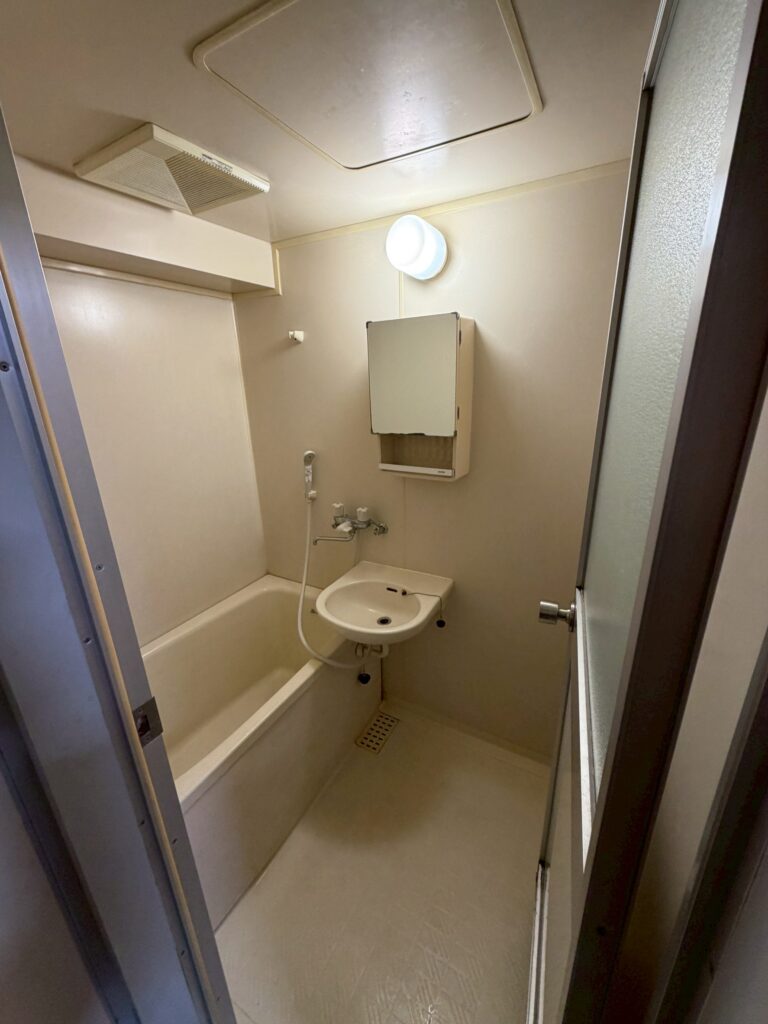 武蔵小山で退去後の賃貸マンションお風呂場既存写真