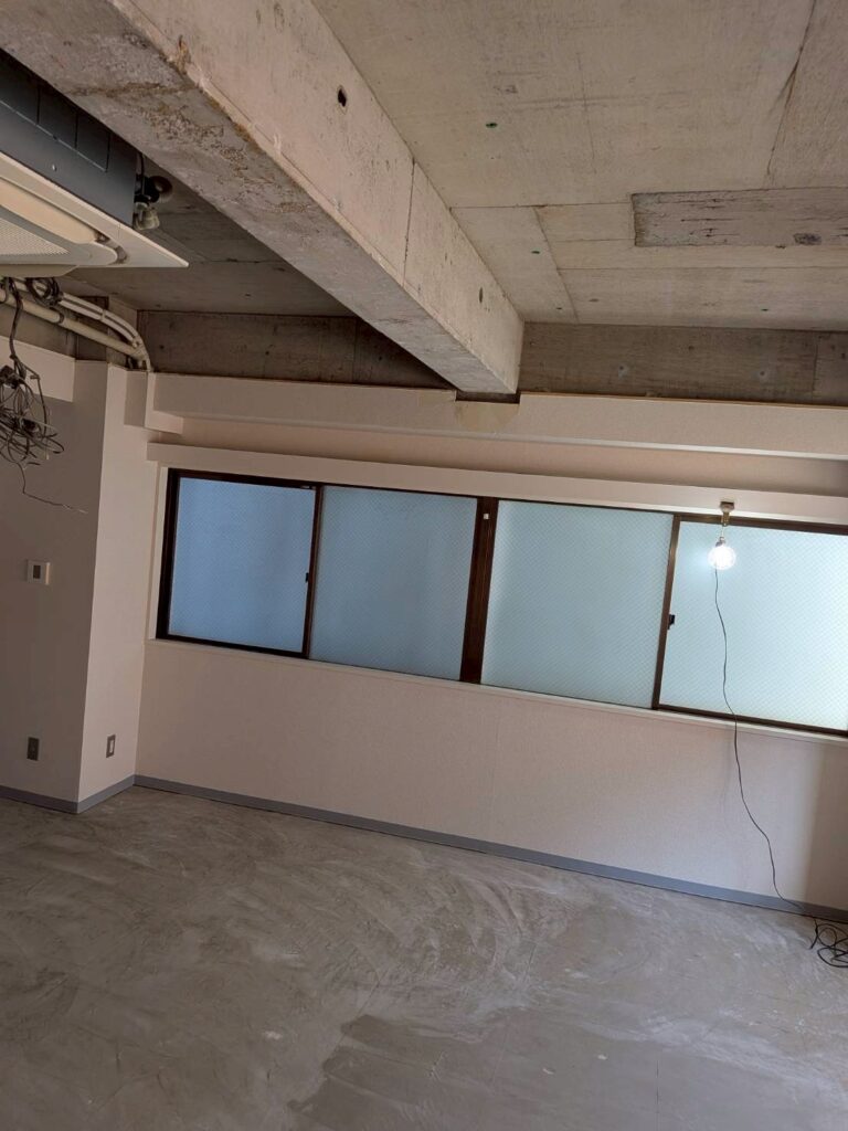 品川区五反田駅近くのジム天井解体で壁の既存写真